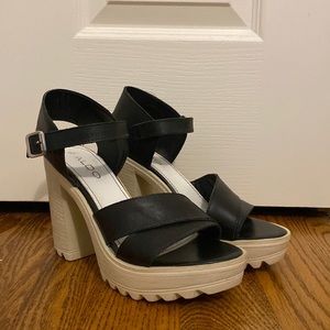 Aldo platform heels with rubber sole and black straps